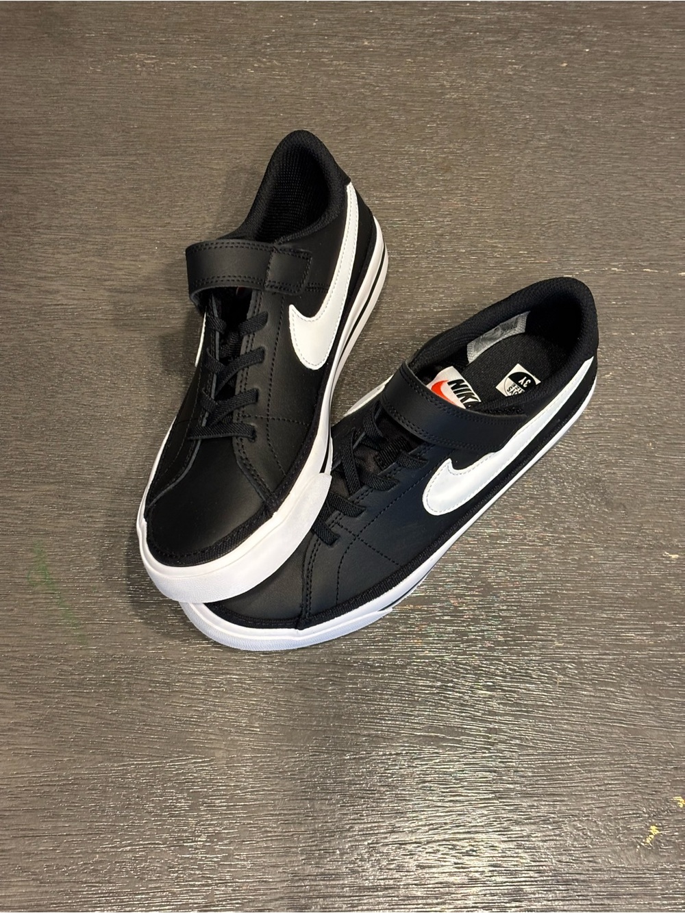 Nike Boys Size 3Y Black & White Sneakers -NWOT
